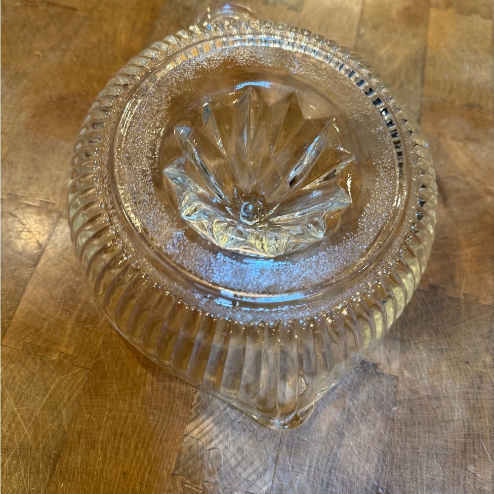 Vintage Clear Glass Lemon Citrus Juicer Classic Home Dining Reamer - Picture 8 of 13